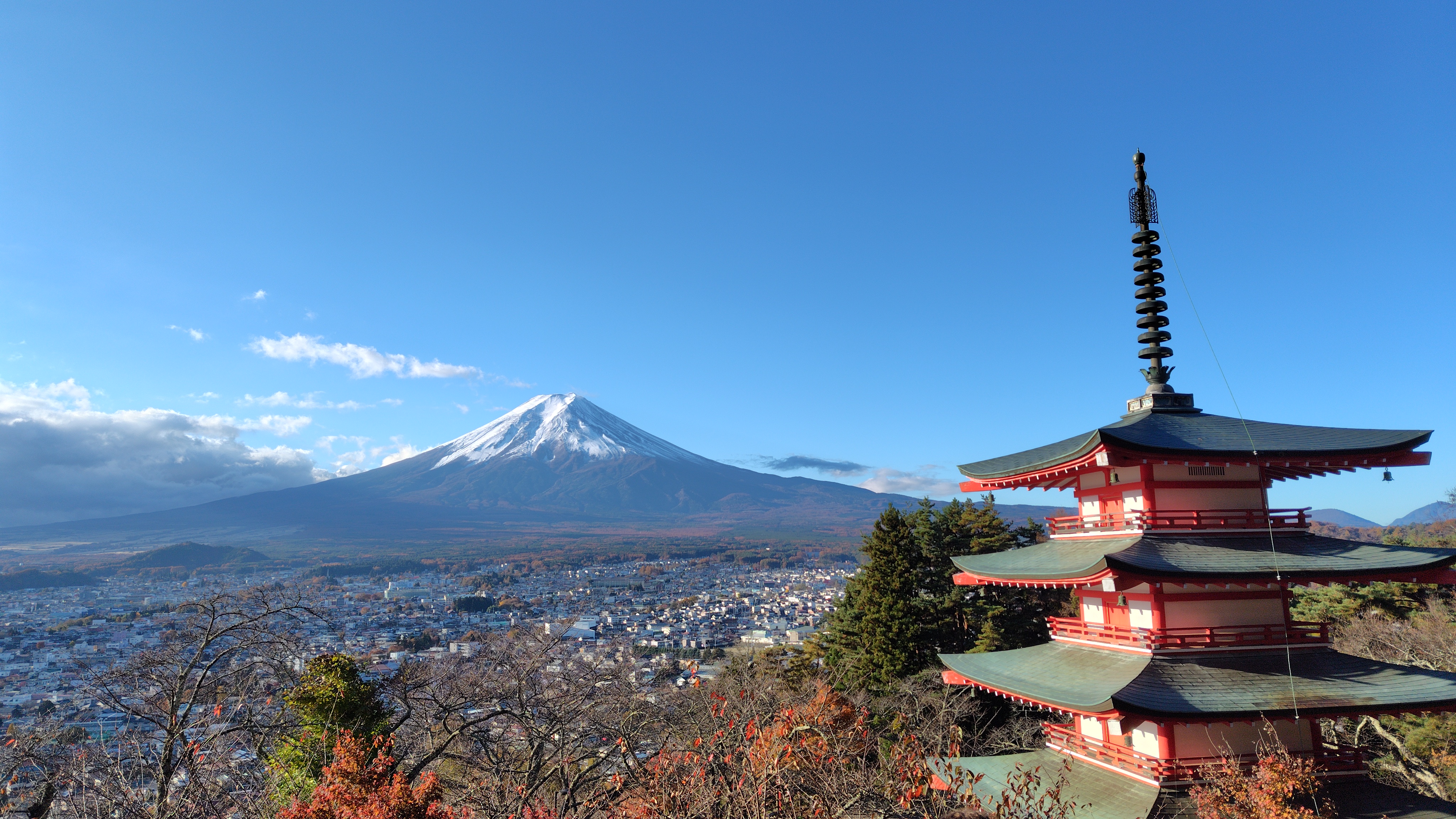 祝春節　【Arakura Fuji Sengen shrine】（【Oshinohakkai】）忍野八海.新倉山浅間神社